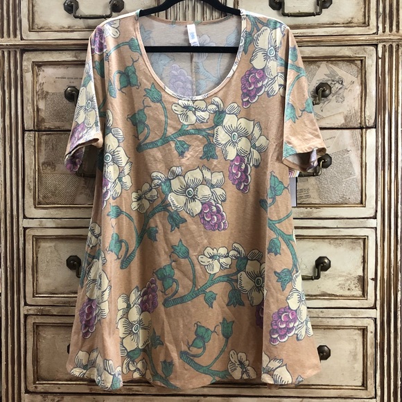 ♦️2/$30 Floral Grapes LuLaRoe Perfect Swing T - Picture 1 of 6